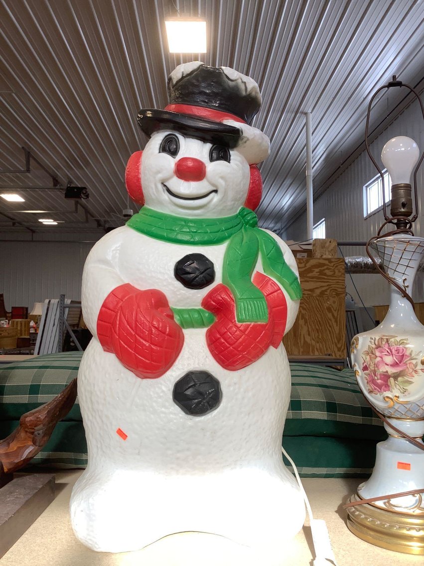 Image for Furniture, collectibles, household-New building south