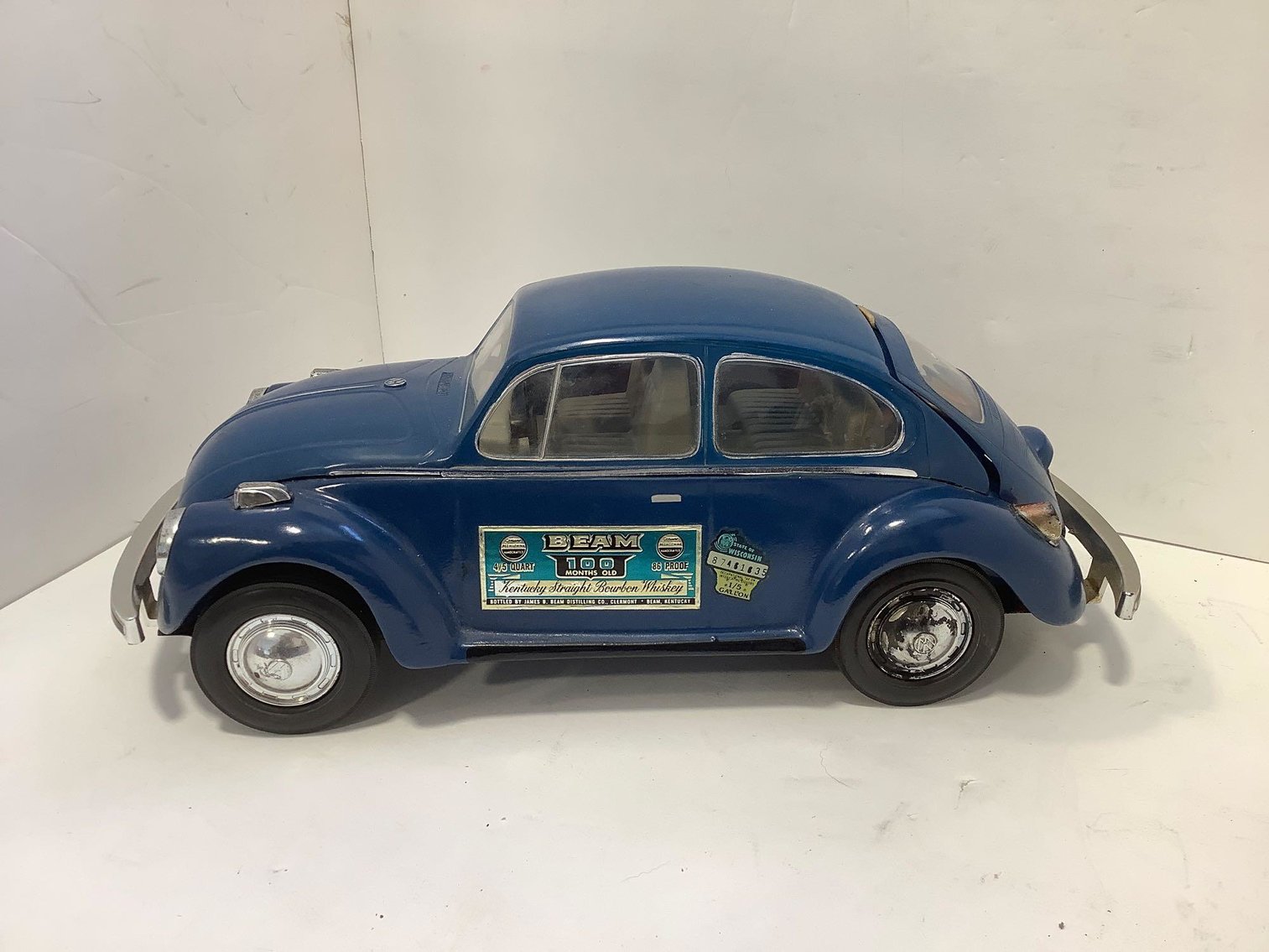 Image for Furniture, collectibles, household-New building south