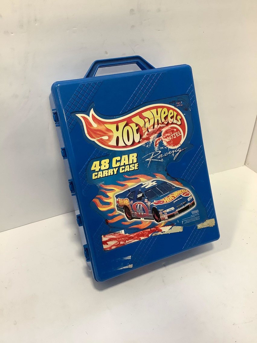 Image for Furniture, collectibles, household-New building south