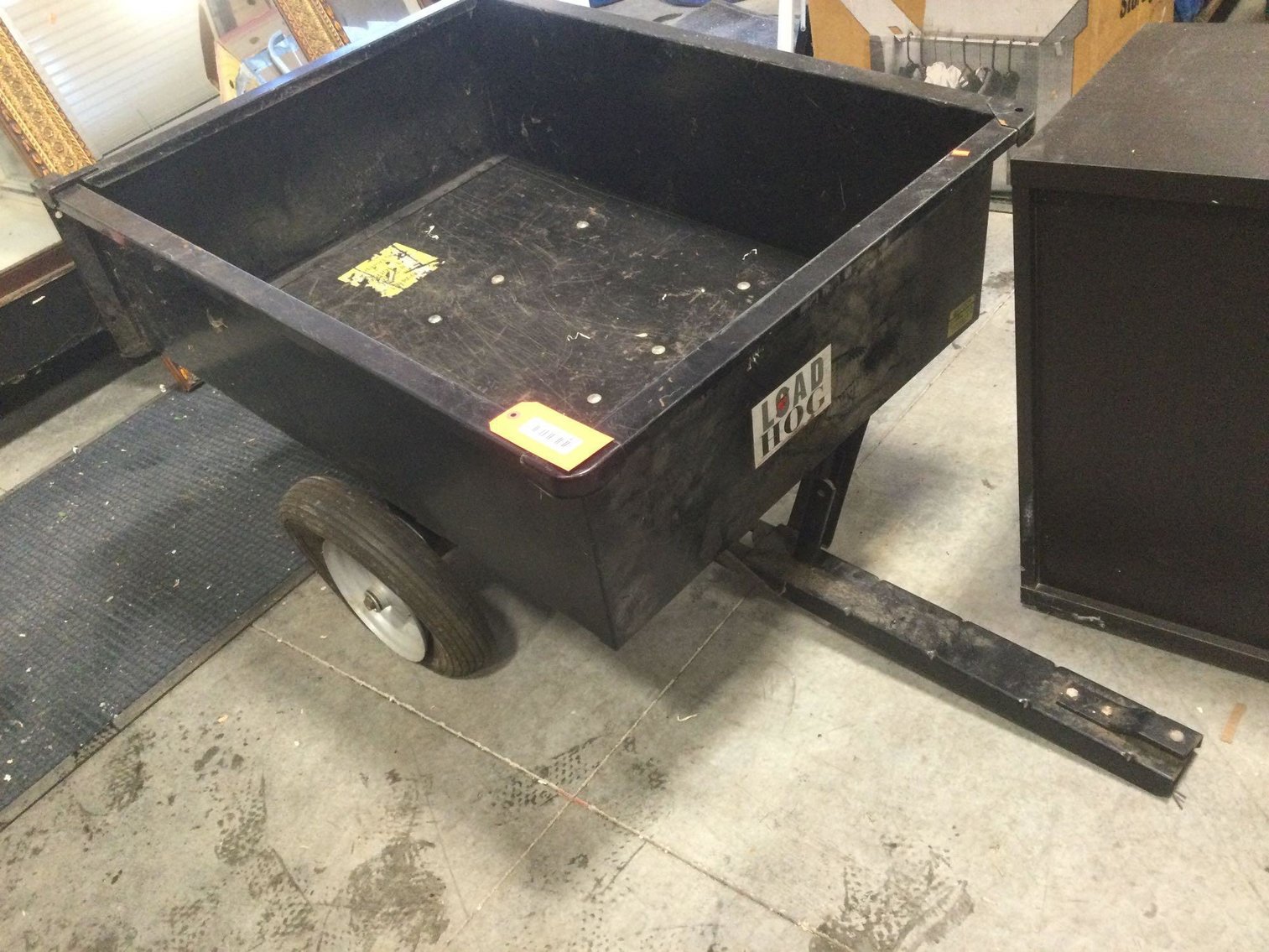 Image for Furniture, collectibles, household-New building south