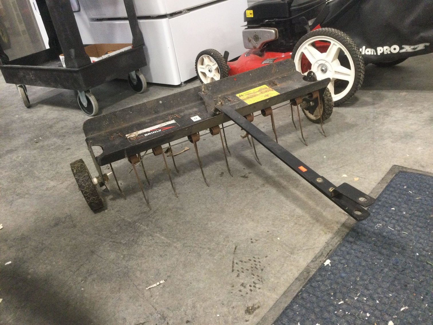 Image for Furniture, collectibles, household-New building south