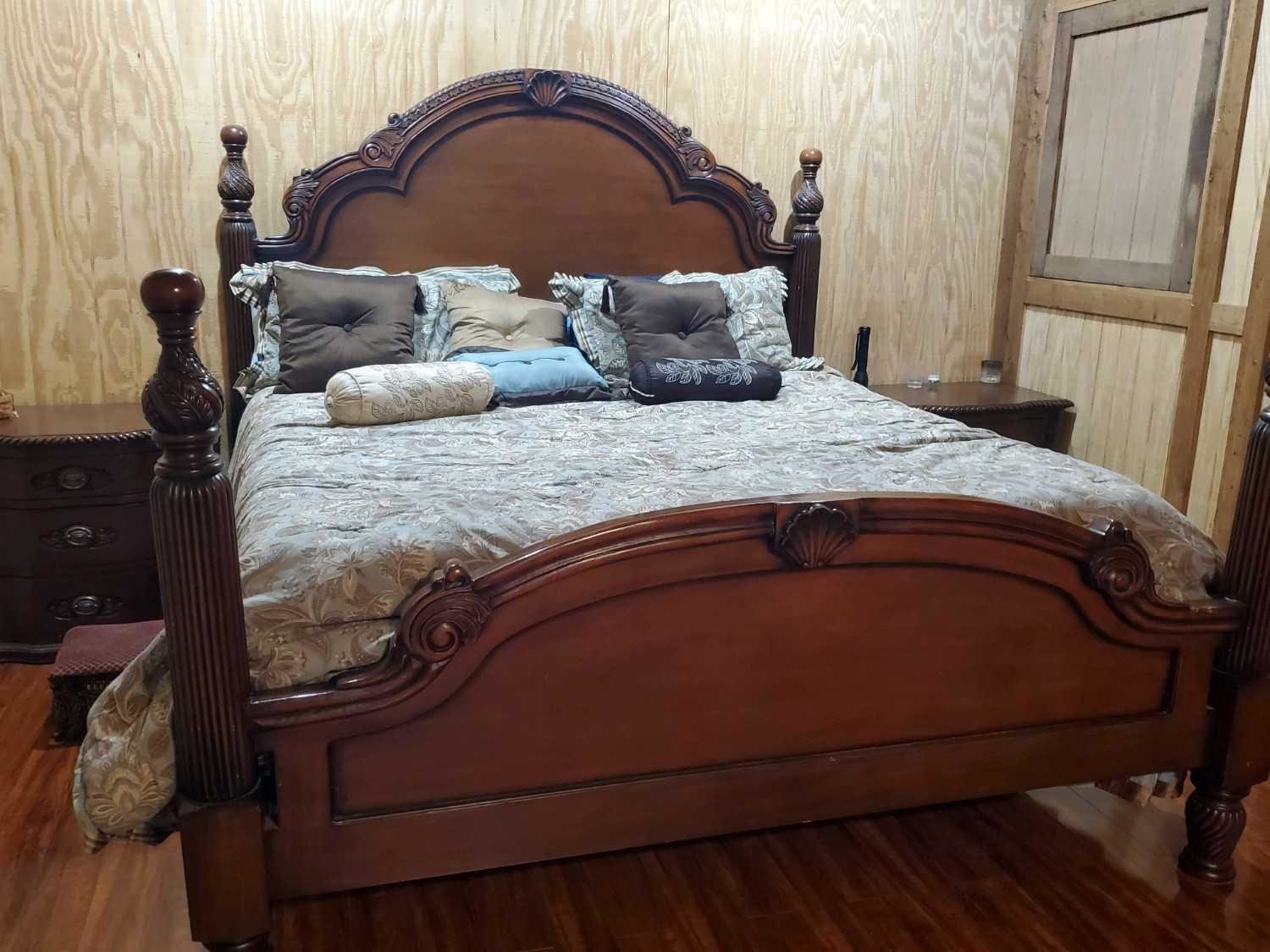 Image for Oldham Consignment Auction