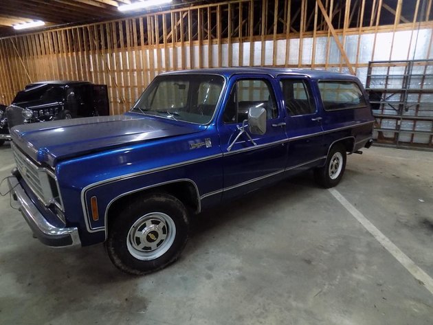 Image for 1933 Buick, 1976 Suburban, Farm Equipment, Slot Machines and More!