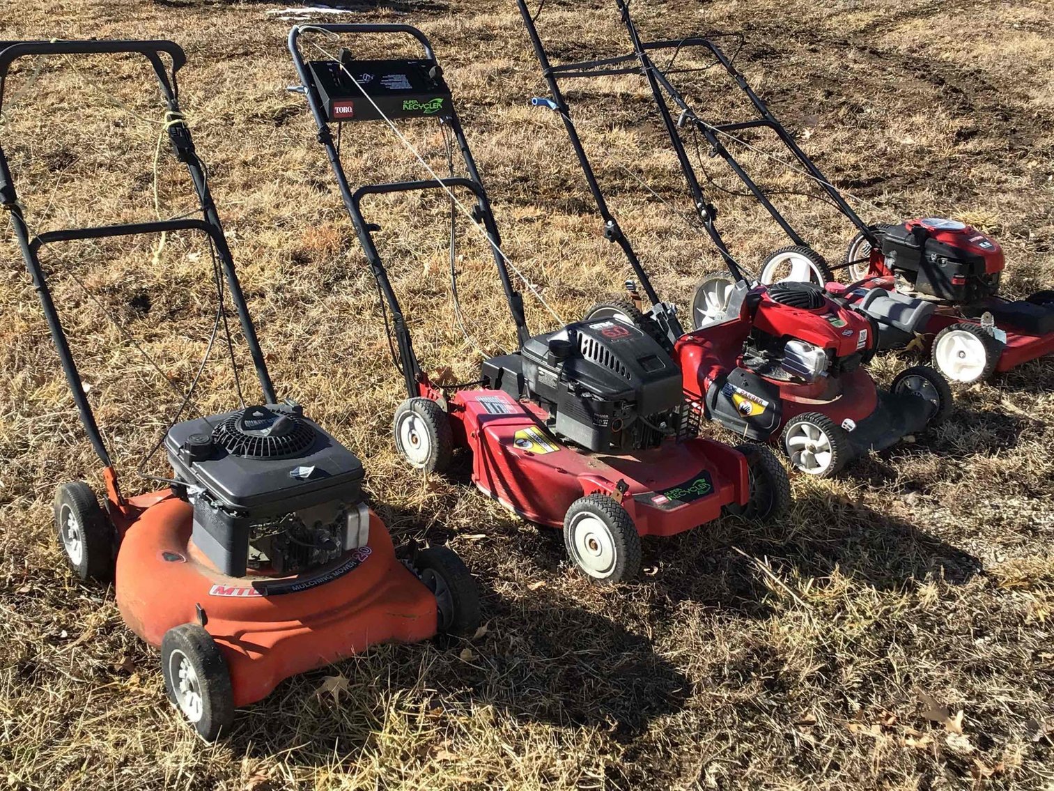 Bates City Tractor Auction