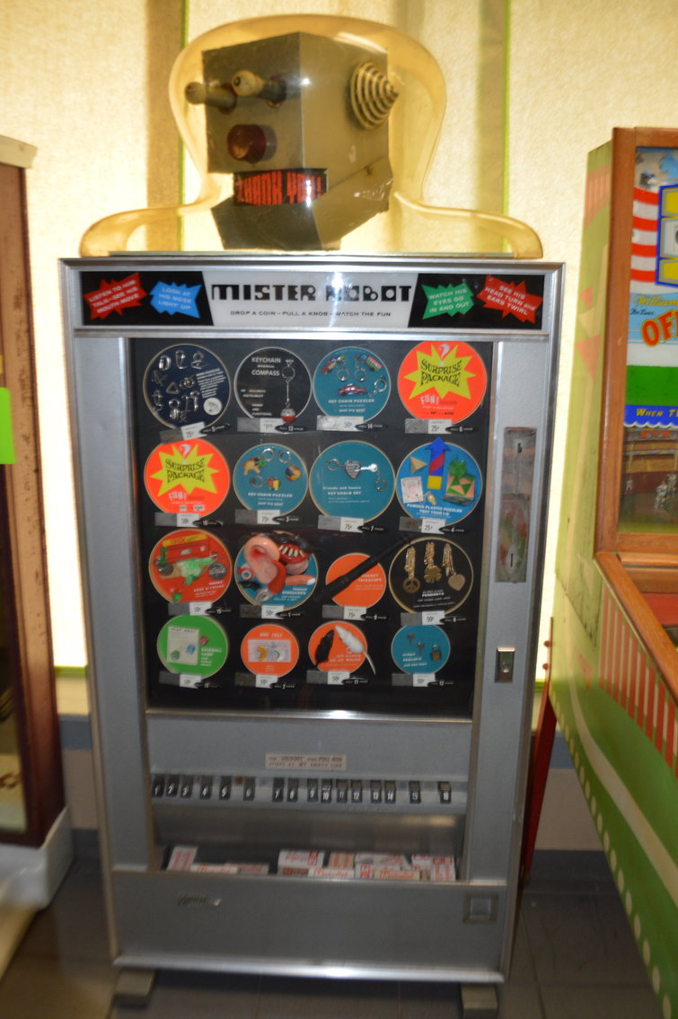 Image for Delmont, PA – Day 2 of HUGE Multi-Day Antique Auction! Vending Machines, Auto Collectibles, Advertising Items, and more!