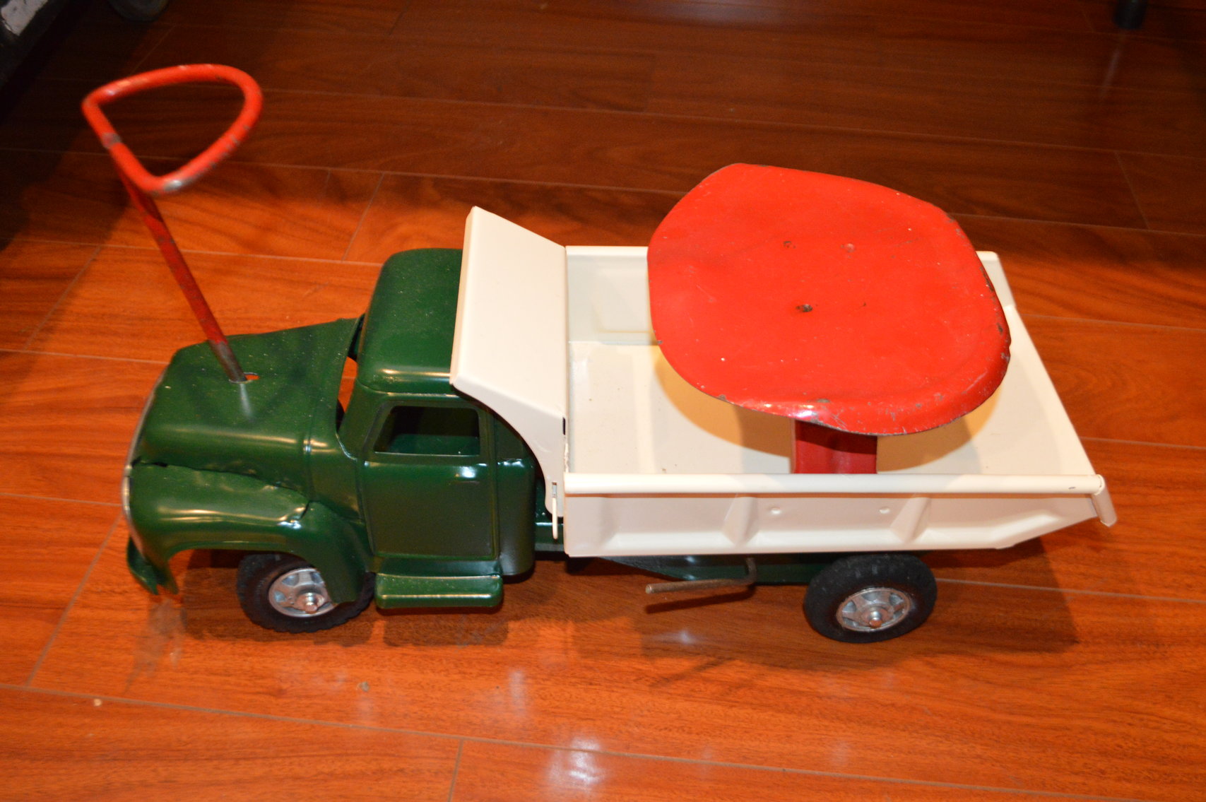 Image for Delmont, PA – Day 2 of HUGE Multi-Day Antique Auction! Vending Machines, Auto Collectibles, Advertising Items, and more!