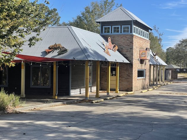 Image for SOLD! $451,000 Bankruptcy Auction Speckled T's Restaurant and Bar, Slidell, LA 70461