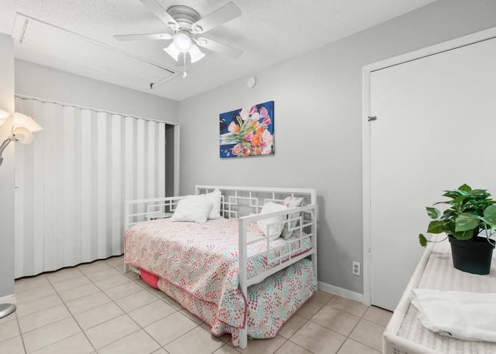 Image for 150 Beach Ave, Redington Shores, FL 33708