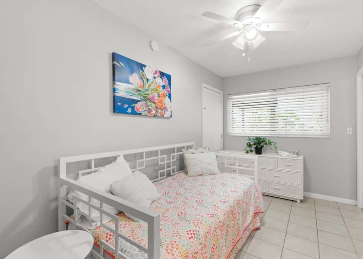 Image for 150 Beach Ave, Redington Shores, FL 33708