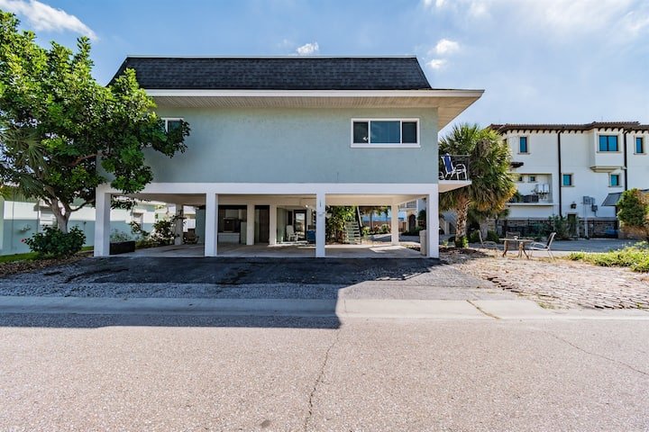 Image for 150 Beach Ave, Redington Shores, FL 33708