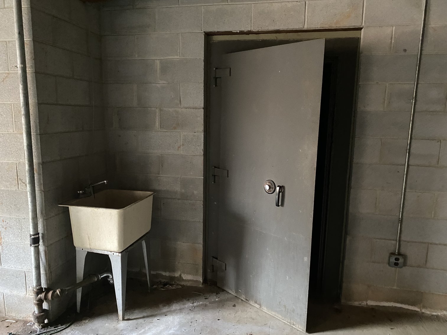 Image for Bank Ordered Sale - 3,300 SF Former Bank Branch Office - 1496 Anderson Hwy. Cumberland, VA 23040