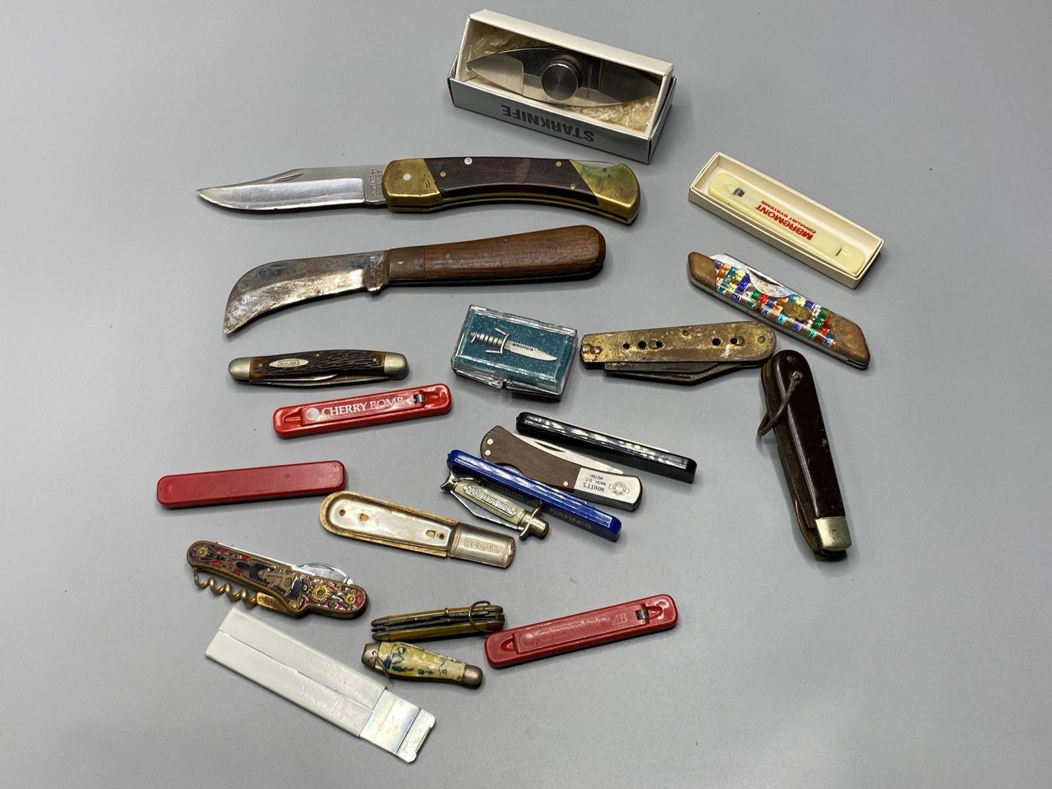 Image for Telephone Booth, Knives, Butter Molds, Head Vase Dolls, Collectibles, Glassware