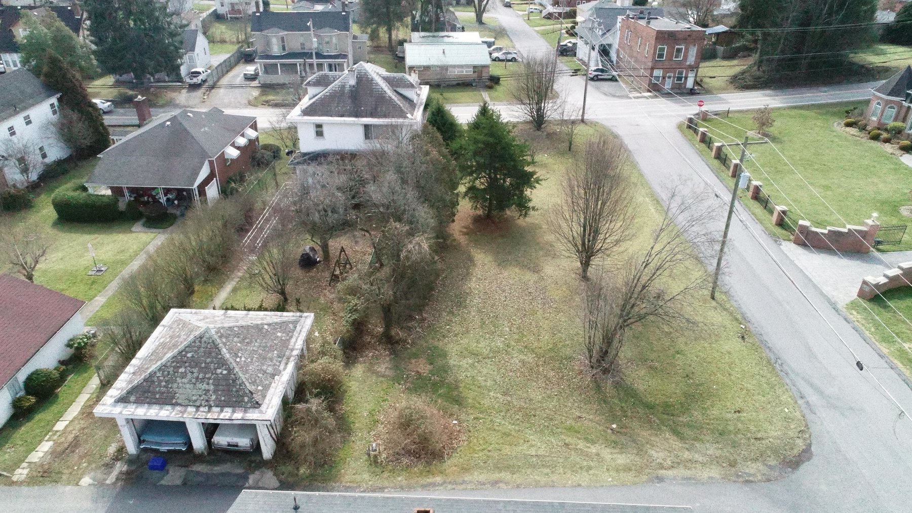 SOLD 101,750 5 Bedroom on Country Club Road