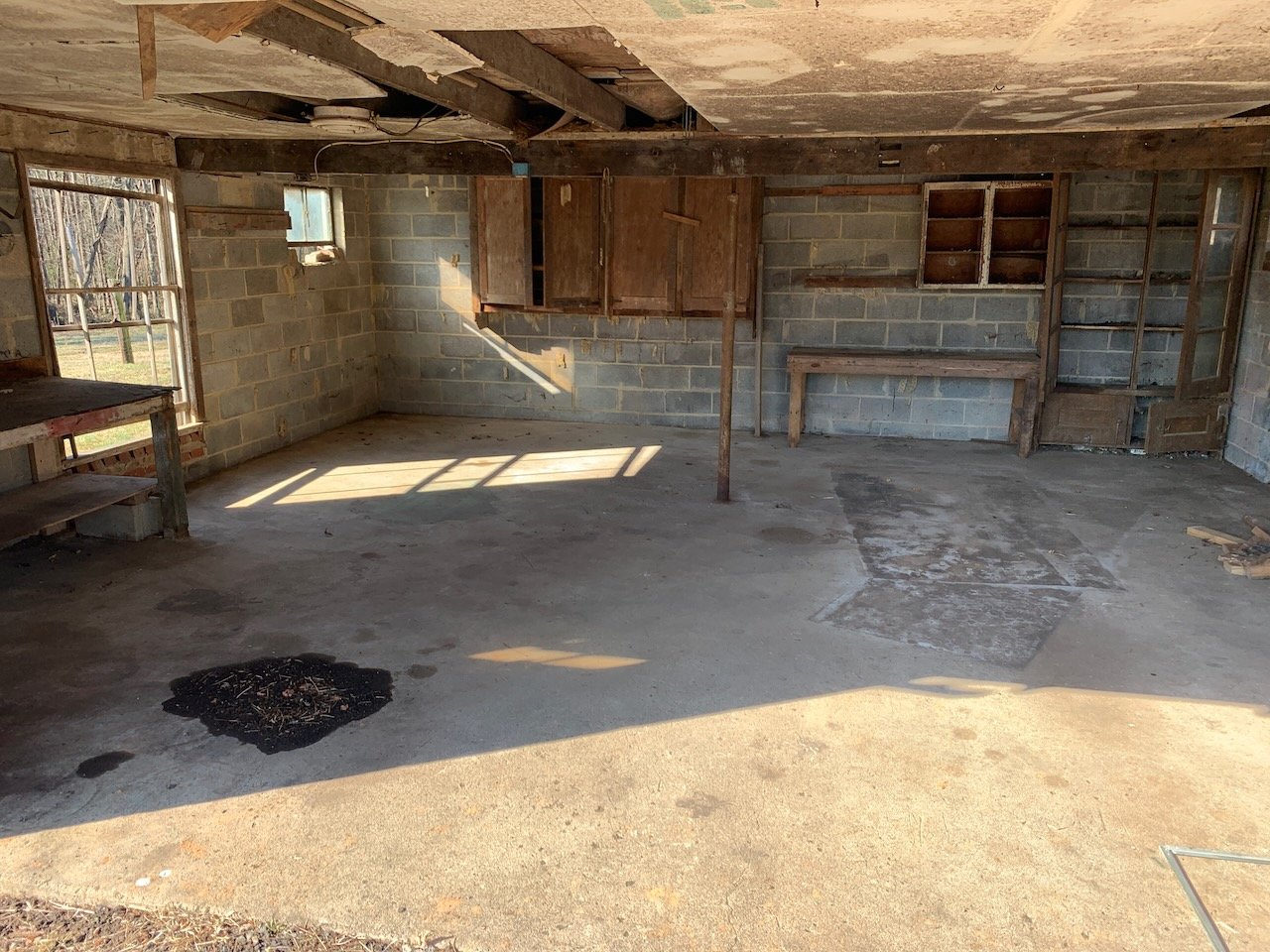 Image for Beautiful Country Living - 1,059 Sq. Ft-  2 Bedroom -1 Bath House - Barn and Work shop -  on 10.6 Acres - 14216 Woodland Church Rd