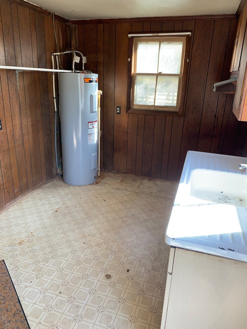 Image for Beautiful Country Living - 1,059 Sq. Ft-  2 Bedroom -1 Bath House - Barn and Work shop -  on 10.6 Acres - 14216 Woodland Church Rd