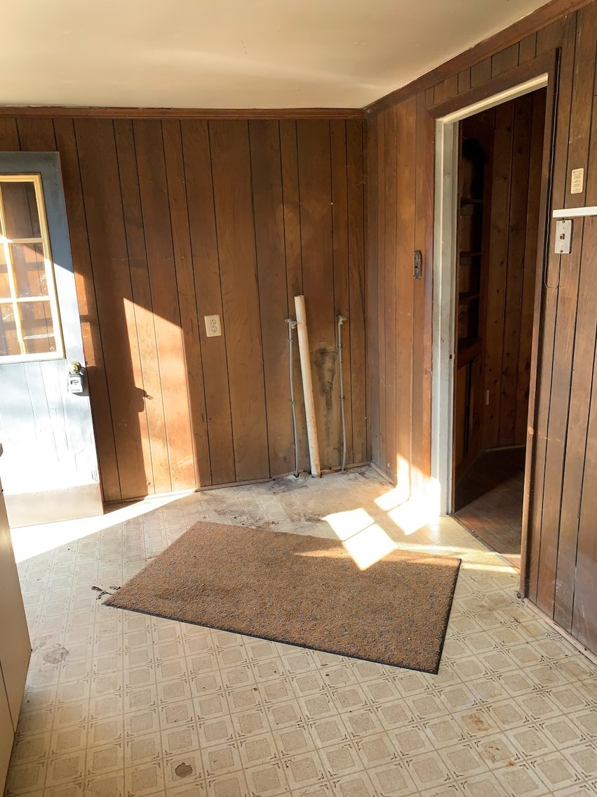 Image for Beautiful Country Living - 1,059 Sq. Ft-  2 Bedroom -1 Bath House - Barn and Work shop -  on 10.6 Acres - 14216 Woodland Church Rd