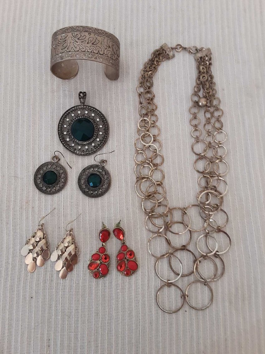 Image for Burton (Billows) Marketplace March Online Auction