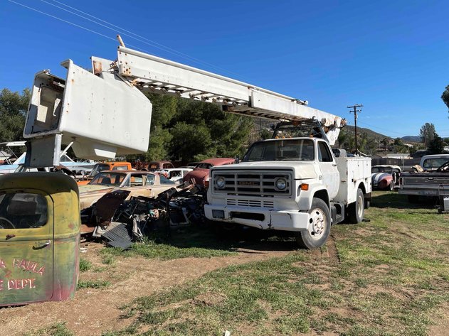 Image for Bid Fast and Last's Hemet Treasures Event