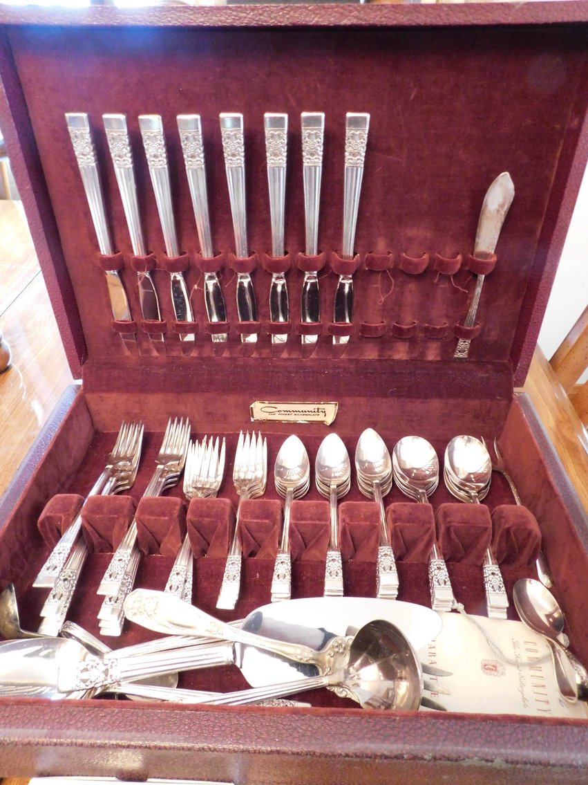 Carmichaels, PA Virginia Kerr Estate Home Furnishings, Glassware