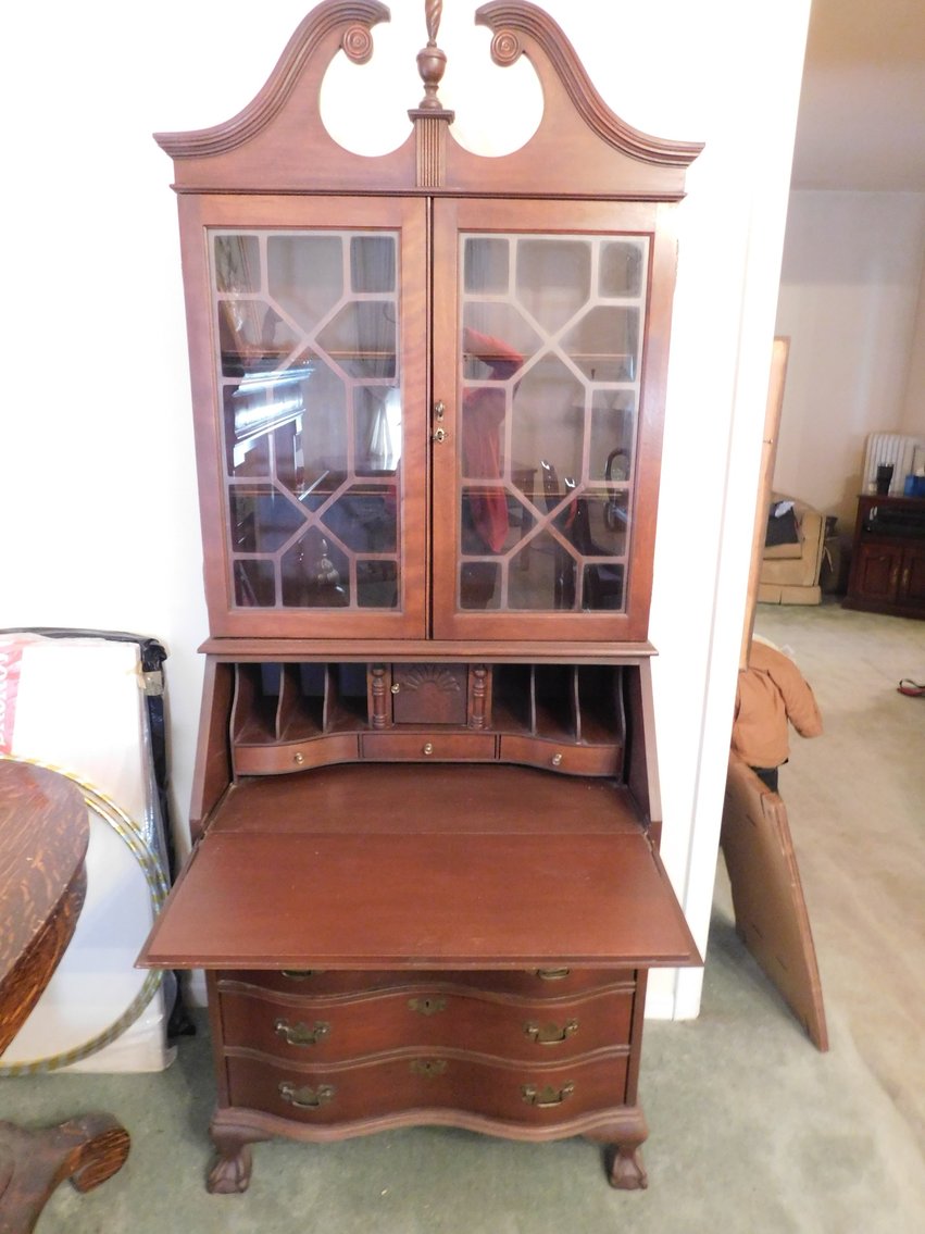 Image for Monongahela, PA – ’04 Ford Taurus, Furniture, Paintings, Collectibles and More!