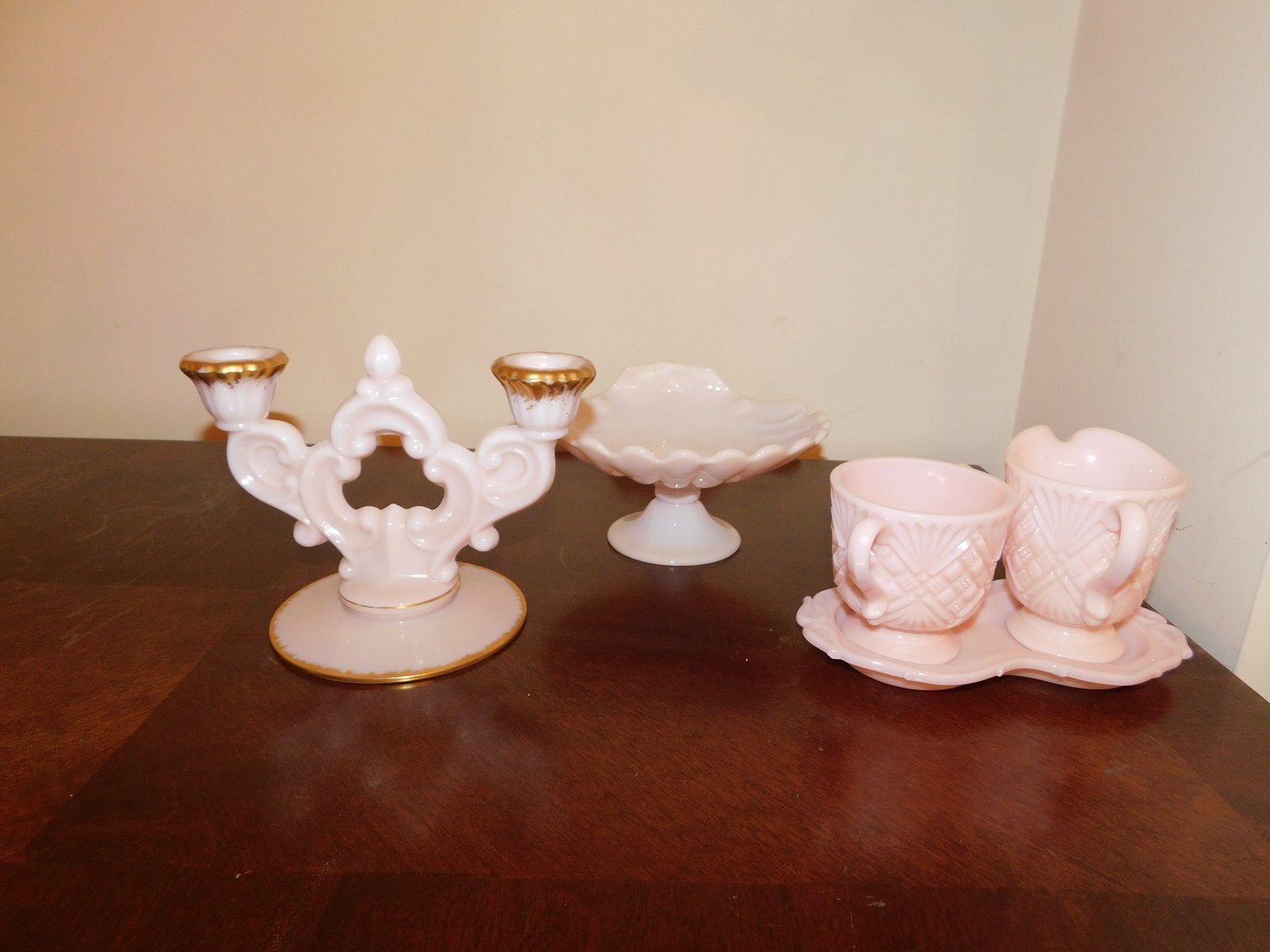 Image for Monongahela, PA – ’04 Ford Taurus, Furniture, Paintings, Collectibles and More!