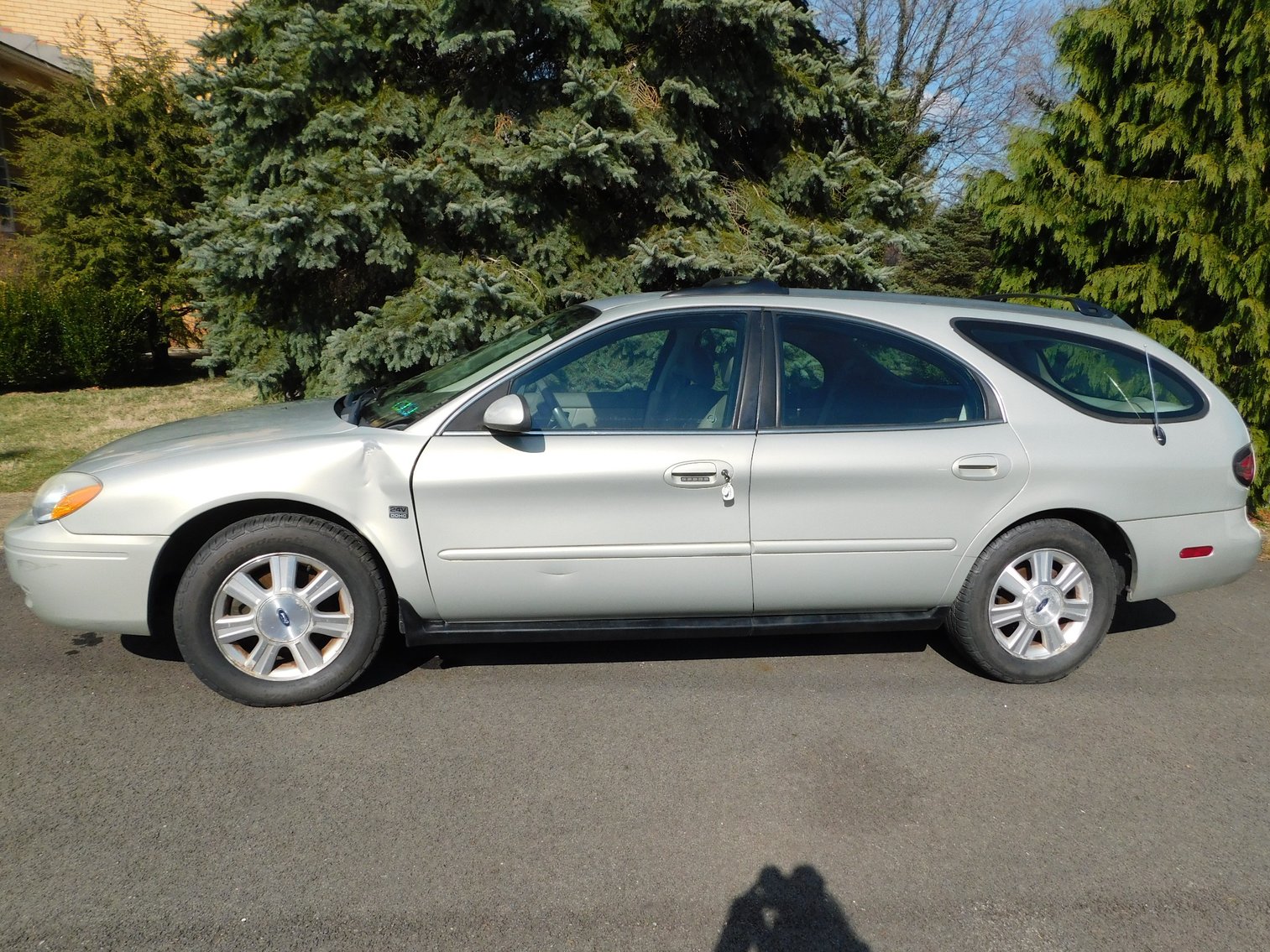 Image for Monongahela, PA – ’04 Ford Taurus, Furniture, Paintings, Collectibles and More!