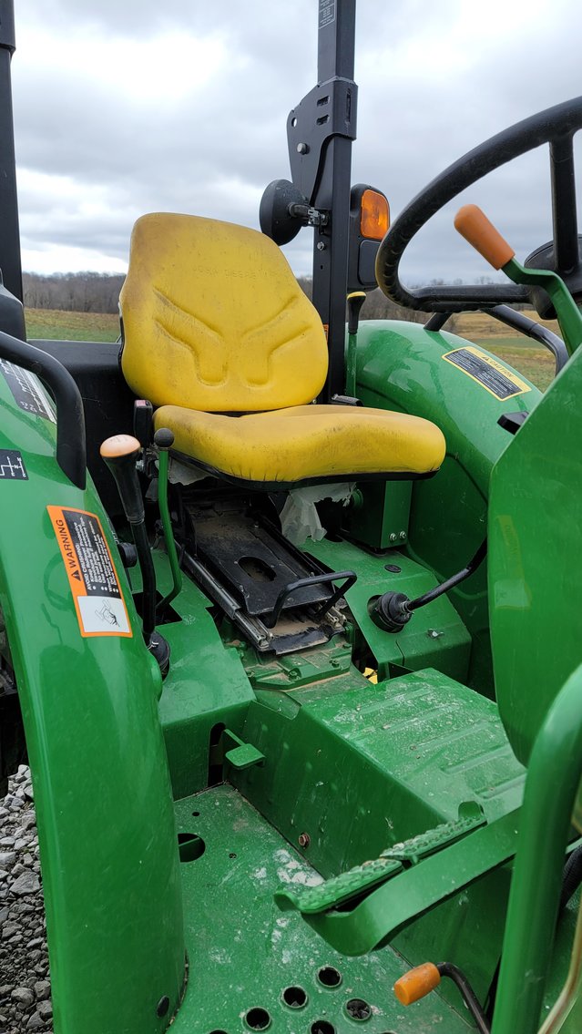 Image for 2016 John Deere 5055E