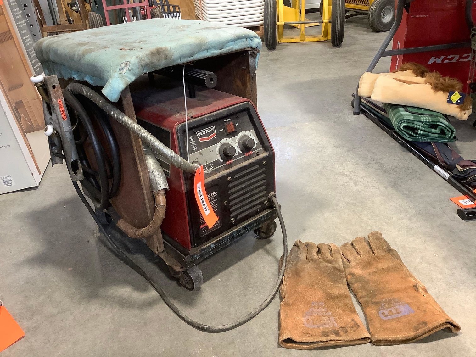 Image for Furniture, collectibles, household & more-New building North