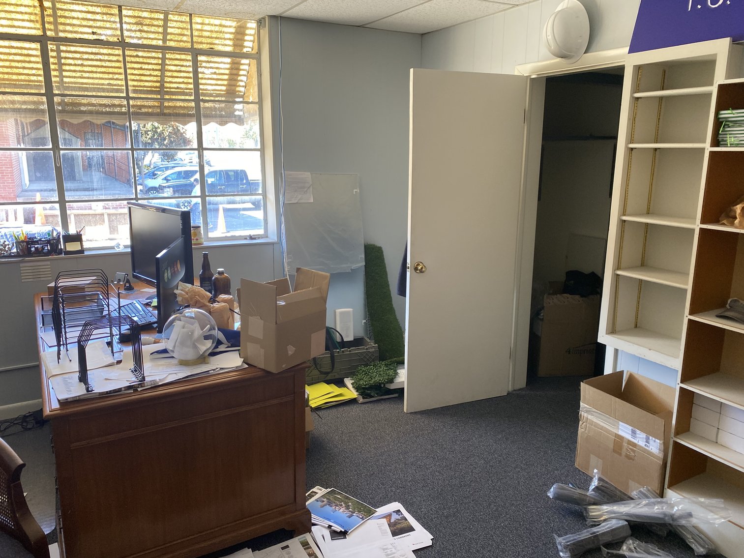 Image for US Bankruptcy Court Ordered Liquidation Sale - ACORN Sign Graphics -Over (740) Lots!