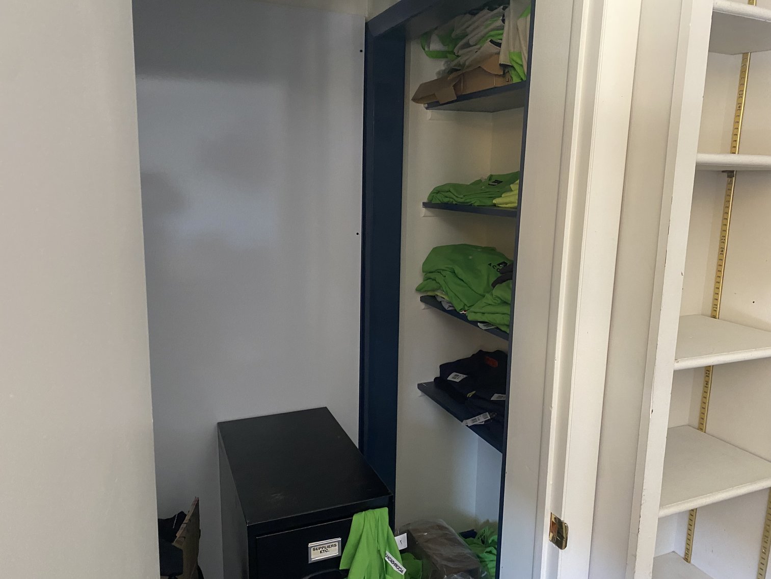 Image for US Bankruptcy Court Ordered Liquidation Sale - ACORN Sign Graphics -Over (740) Lots!