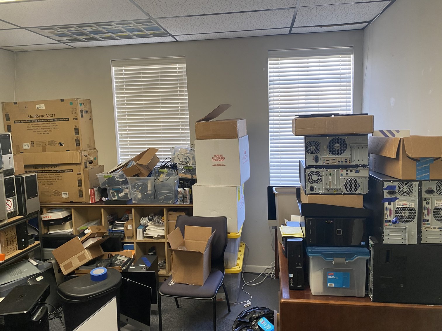 Image for US Bankruptcy Court Ordered Liquidation Sale - ACORN Sign Graphics -Over (740) Lots!