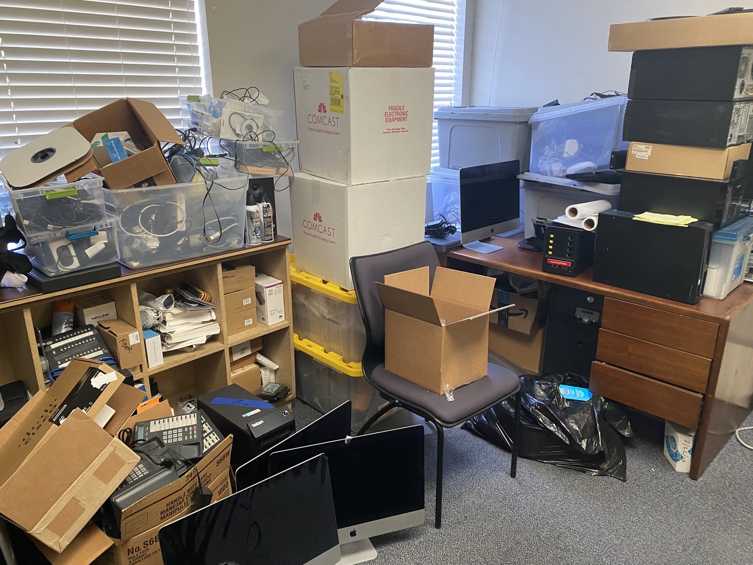 Image for US Bankruptcy Court Ordered Liquidation Sale - ACORN Sign Graphics -Over (740) Lots!