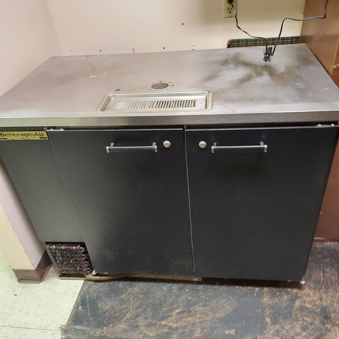 Image for Nitro, WV – Contents of the Former Moose Lodge: Restaurant Equipment, Gym Equipment, and more!