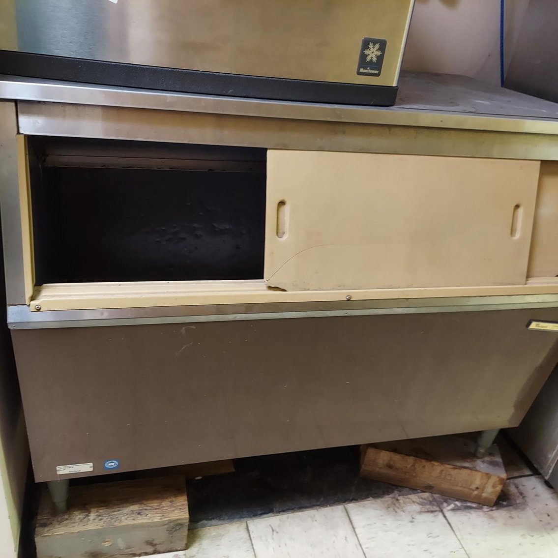 Image for Nitro, WV – Contents of the Former Moose Lodge: Restaurant Equipment, Gym Equipment, and more!