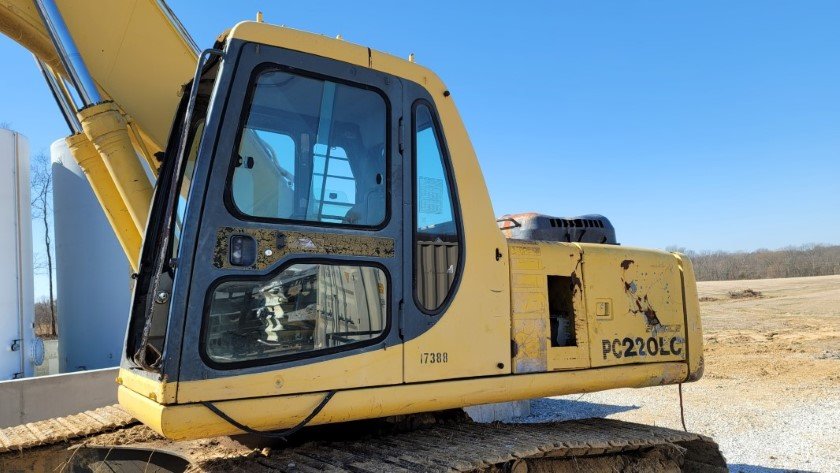 Image for 2000 Komatsu PC220LC-6LE Online Only Auction