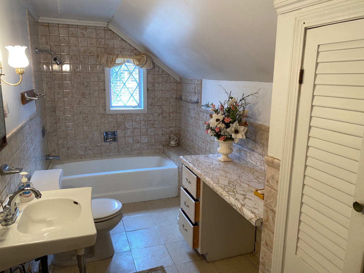 Image for ABSOLUTE LIVING AUCTION 3460 BUCKNER LANE