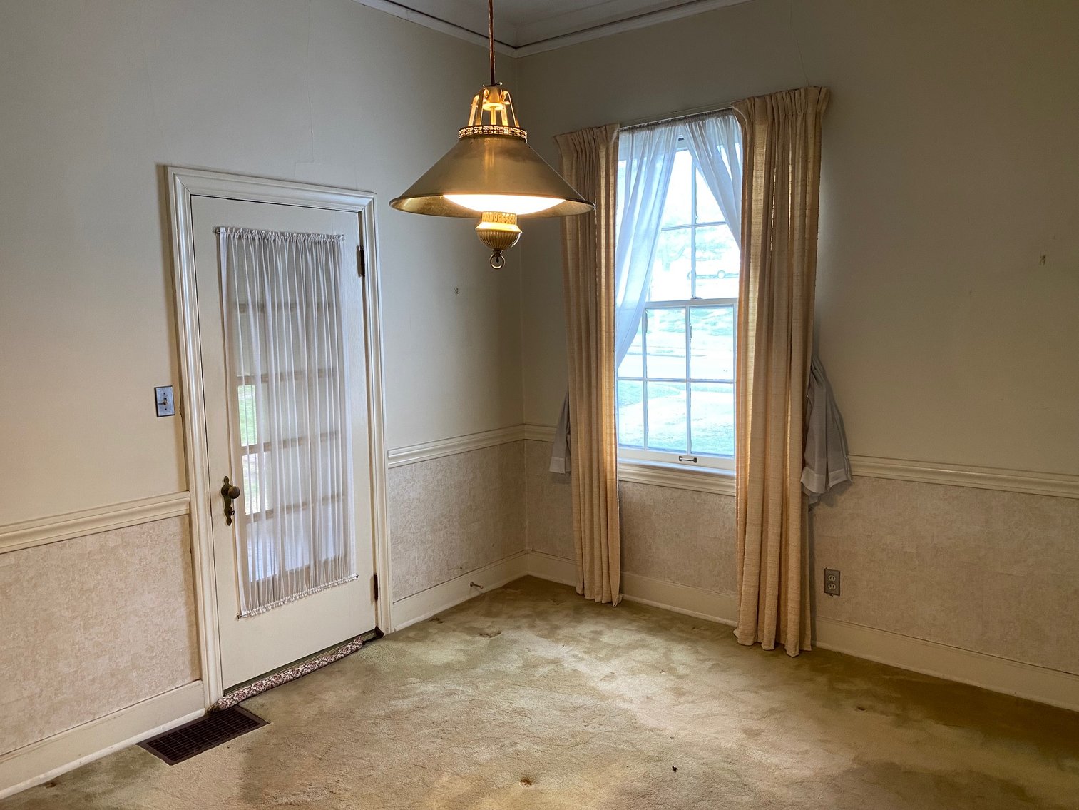 Image for ABSOLUTE LIVING AUCTION 3460 BUCKNER LANE