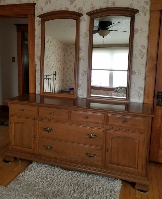 Image for Coralyn Burge Down Sizing Online Only Auction