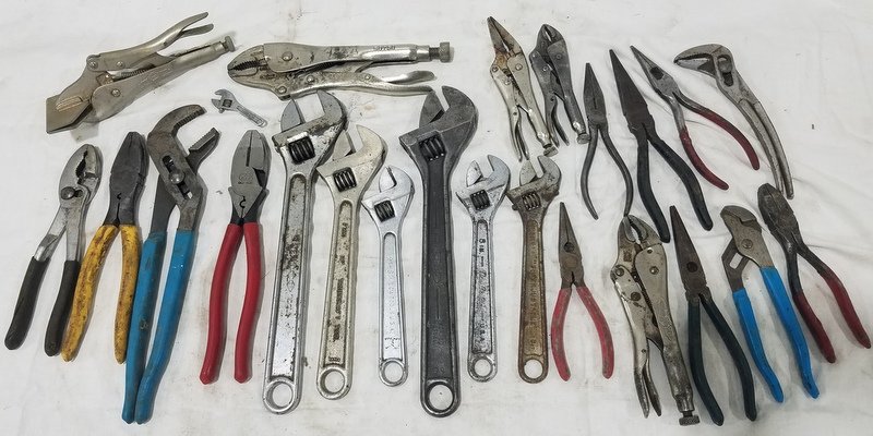 Image for Coralyn Burge Down Sizing Online Only Auction