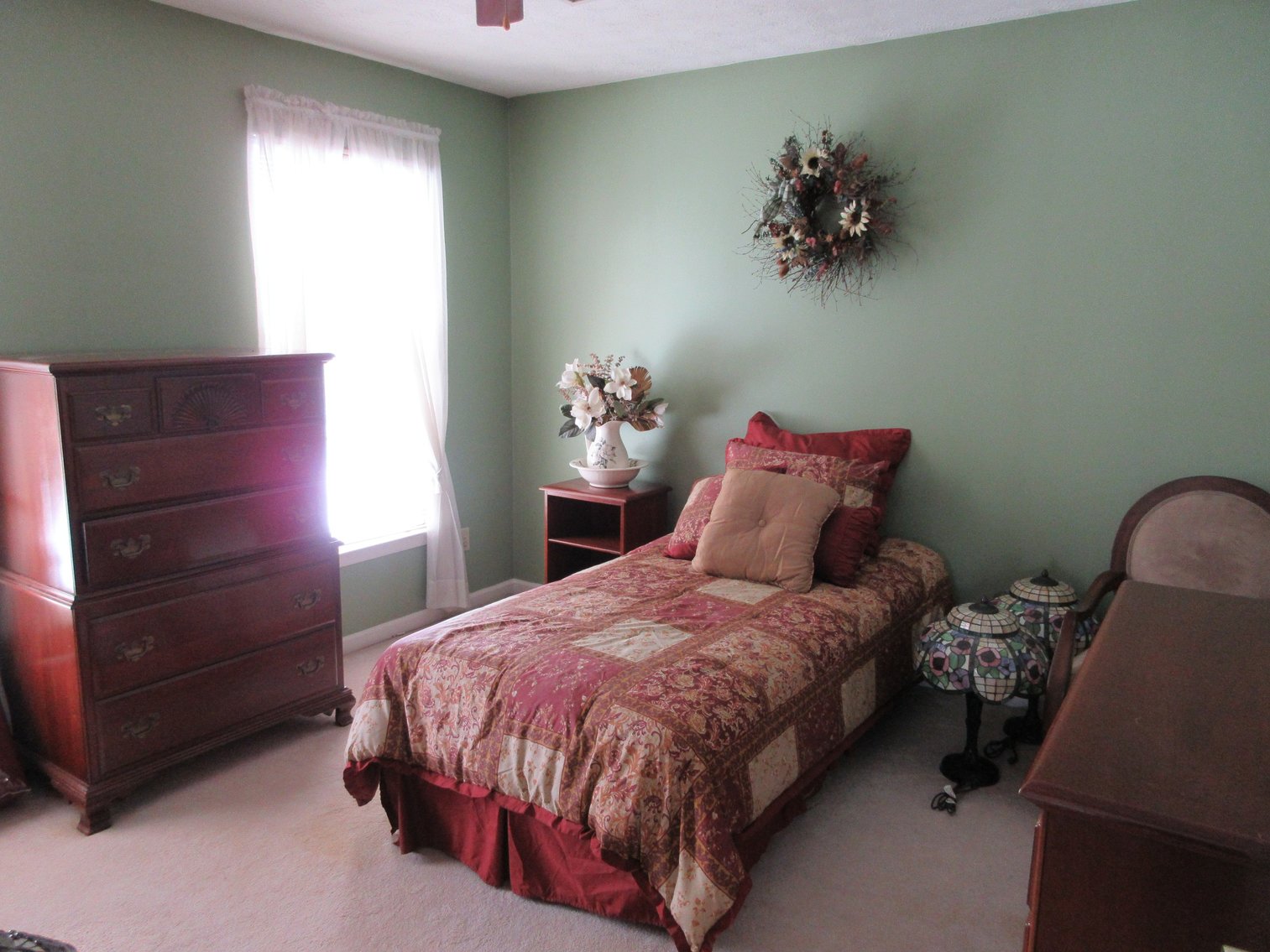 Canonsburg, PA Quality Furniture, Décor, Electronics, Lawn & Garden