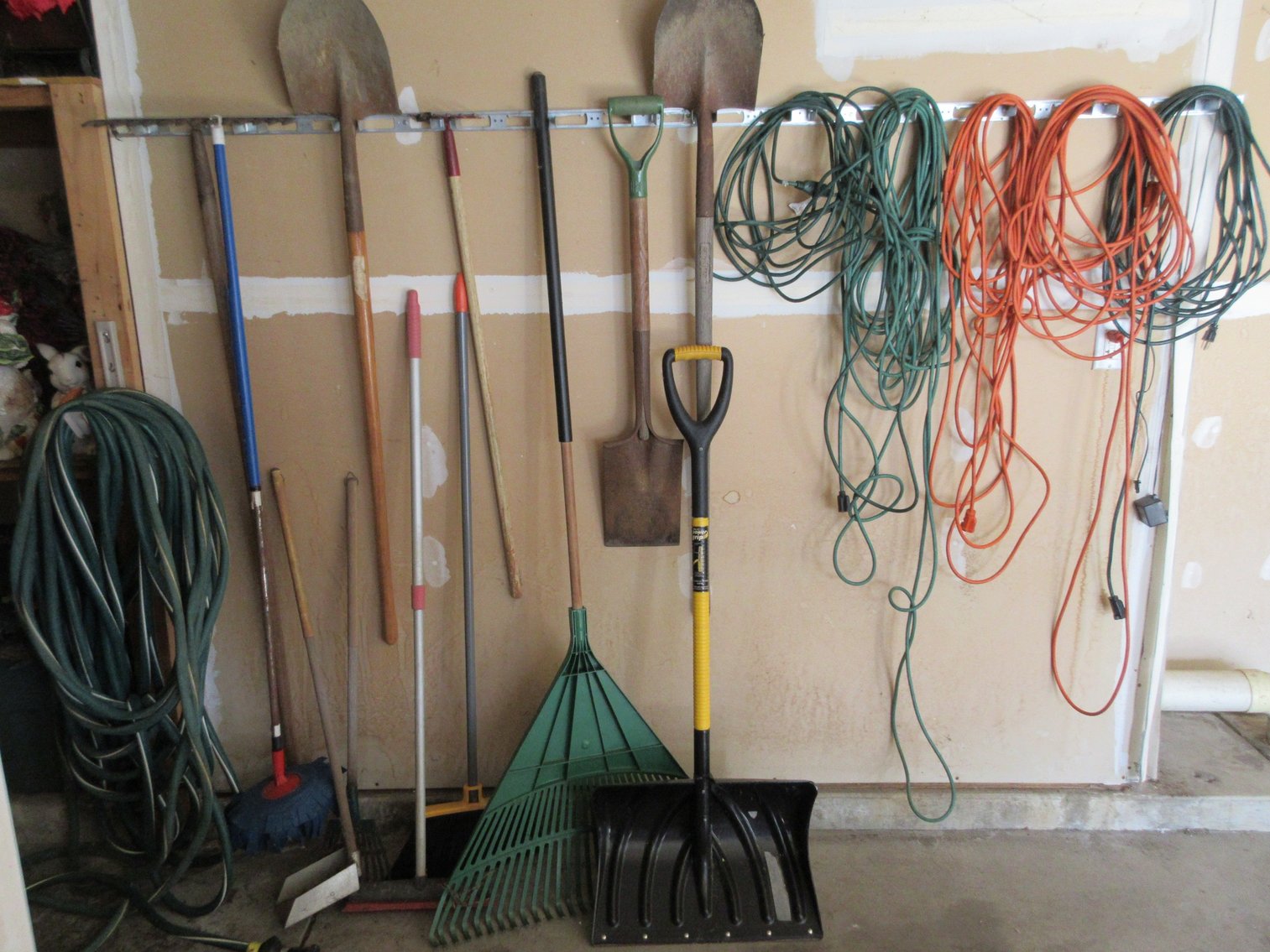 Image for Canonsburg, PA – Quality Furniture, Décor, Electronics, Lawn & Garden Items and More!