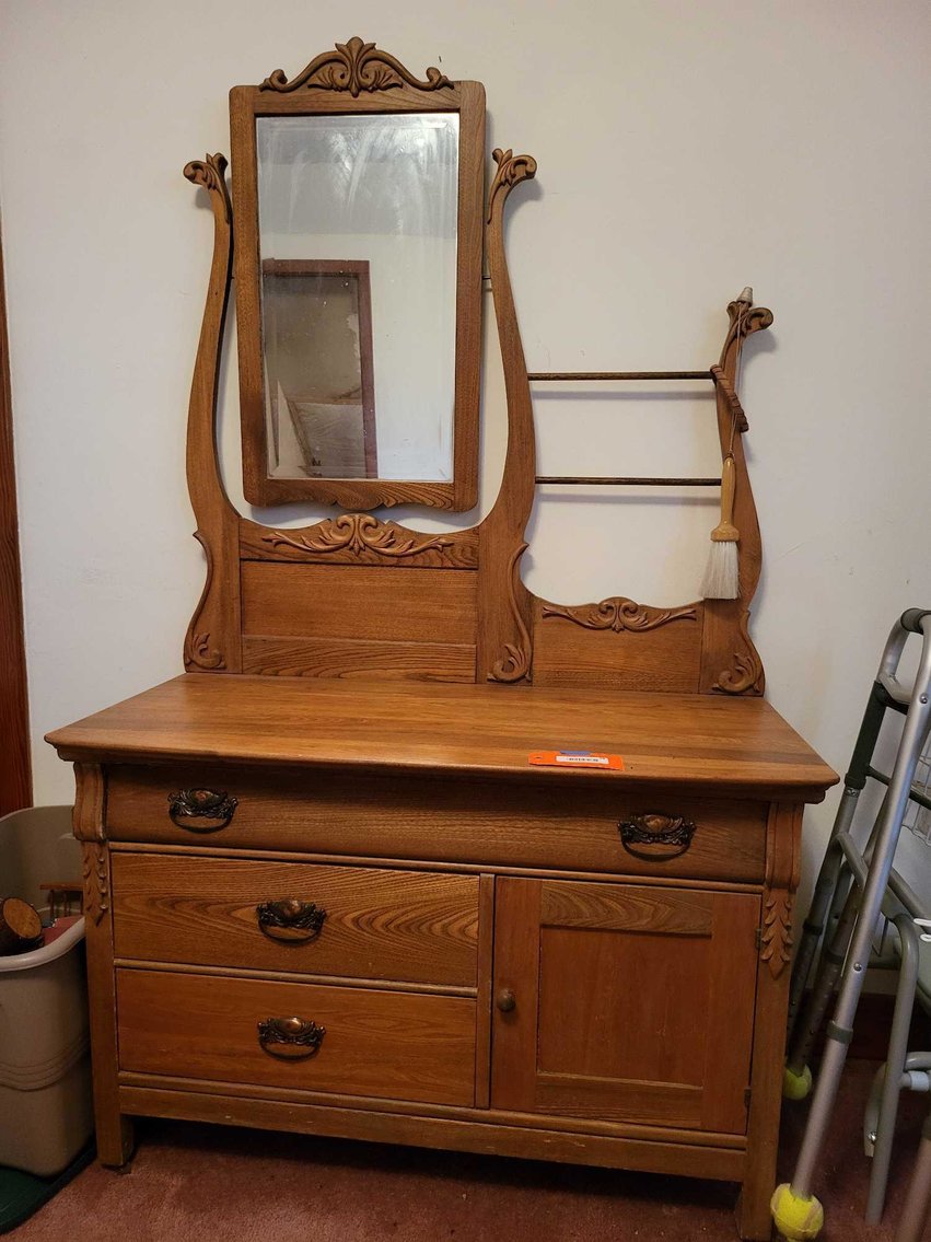 Image for Furniture, Collectibles, Household-Tisch Mills