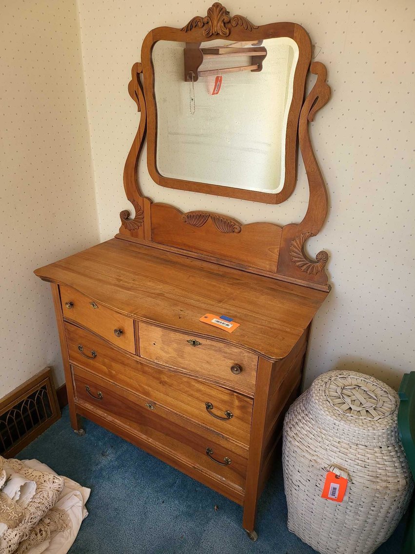 Image for Furniture, Collectibles, Household-Tisch Mills