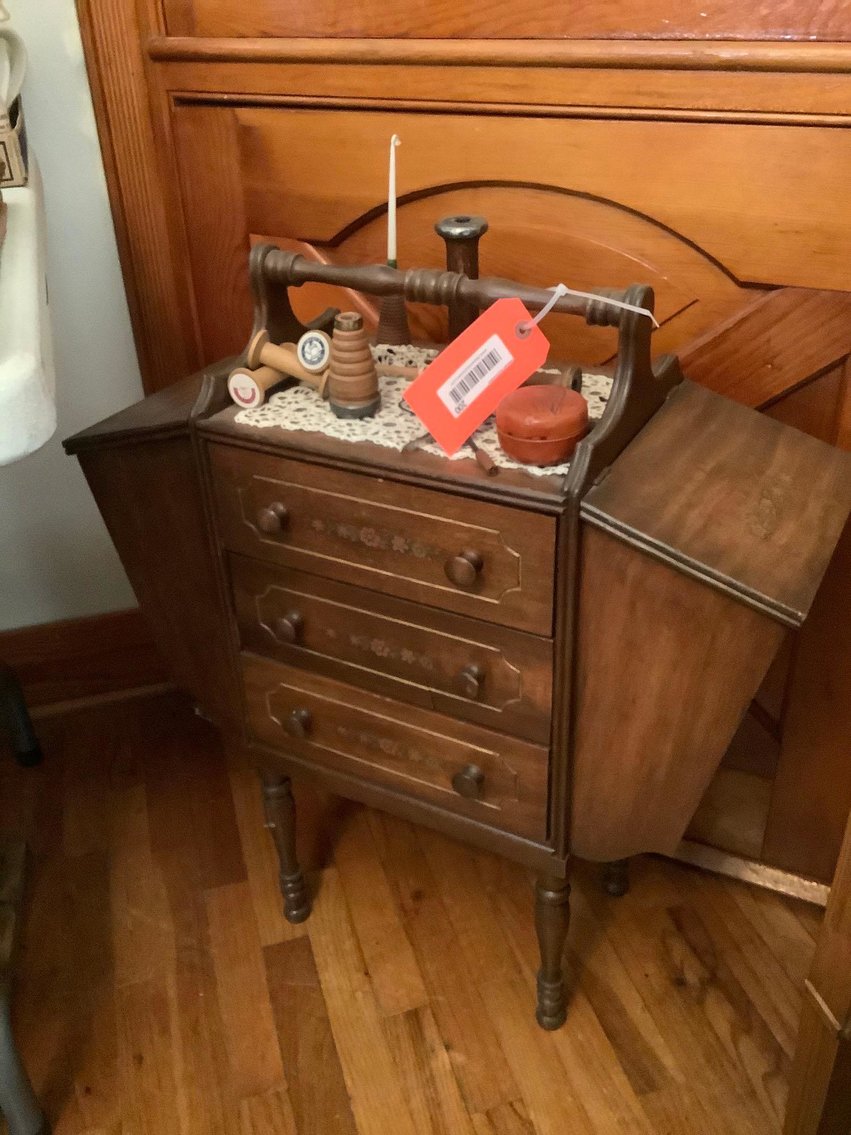 Image for Furniture, Collectibles, Household-Tisch Mills