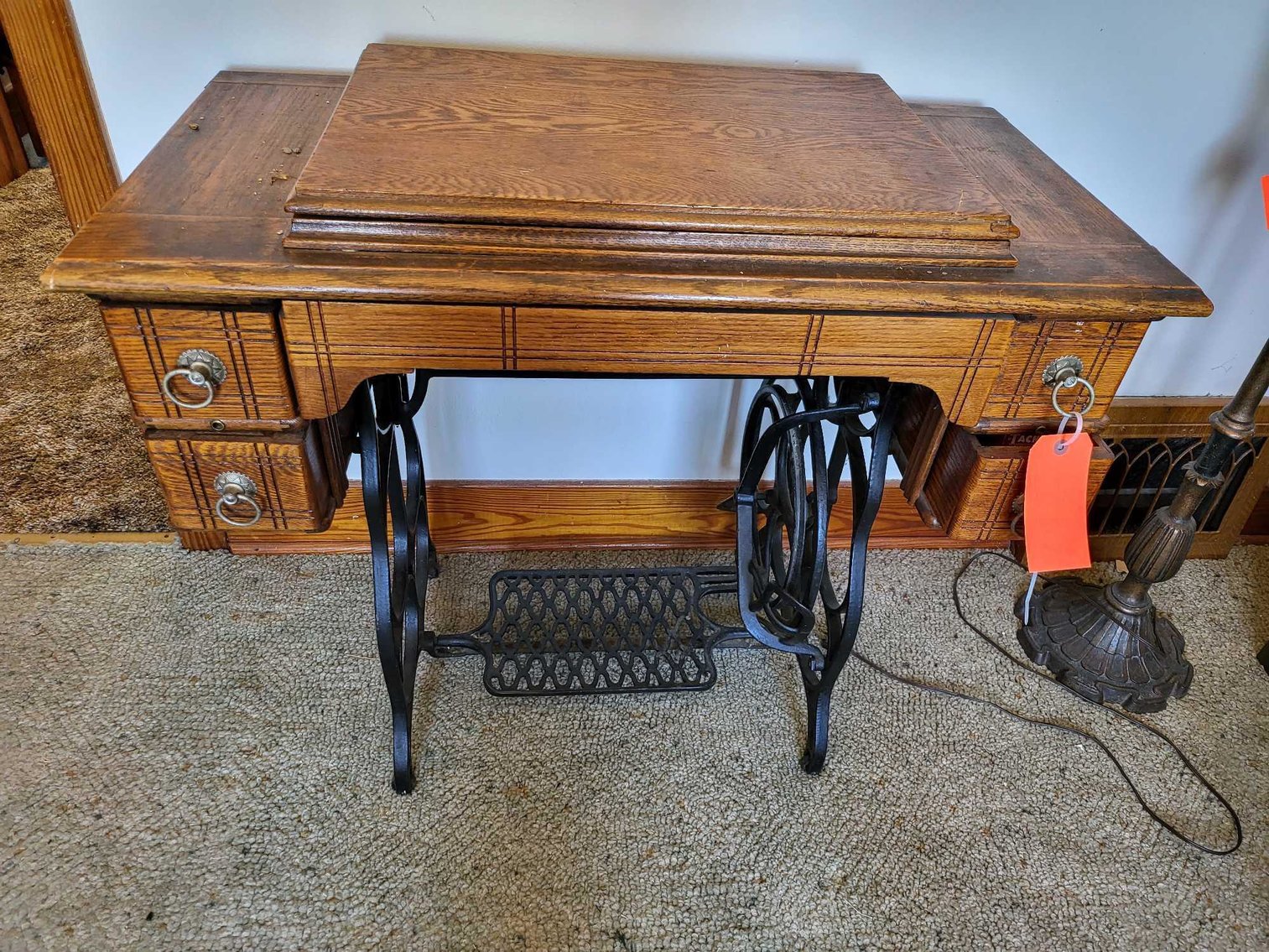 Image for Furniture, Collectibles, Household-Tisch Mills