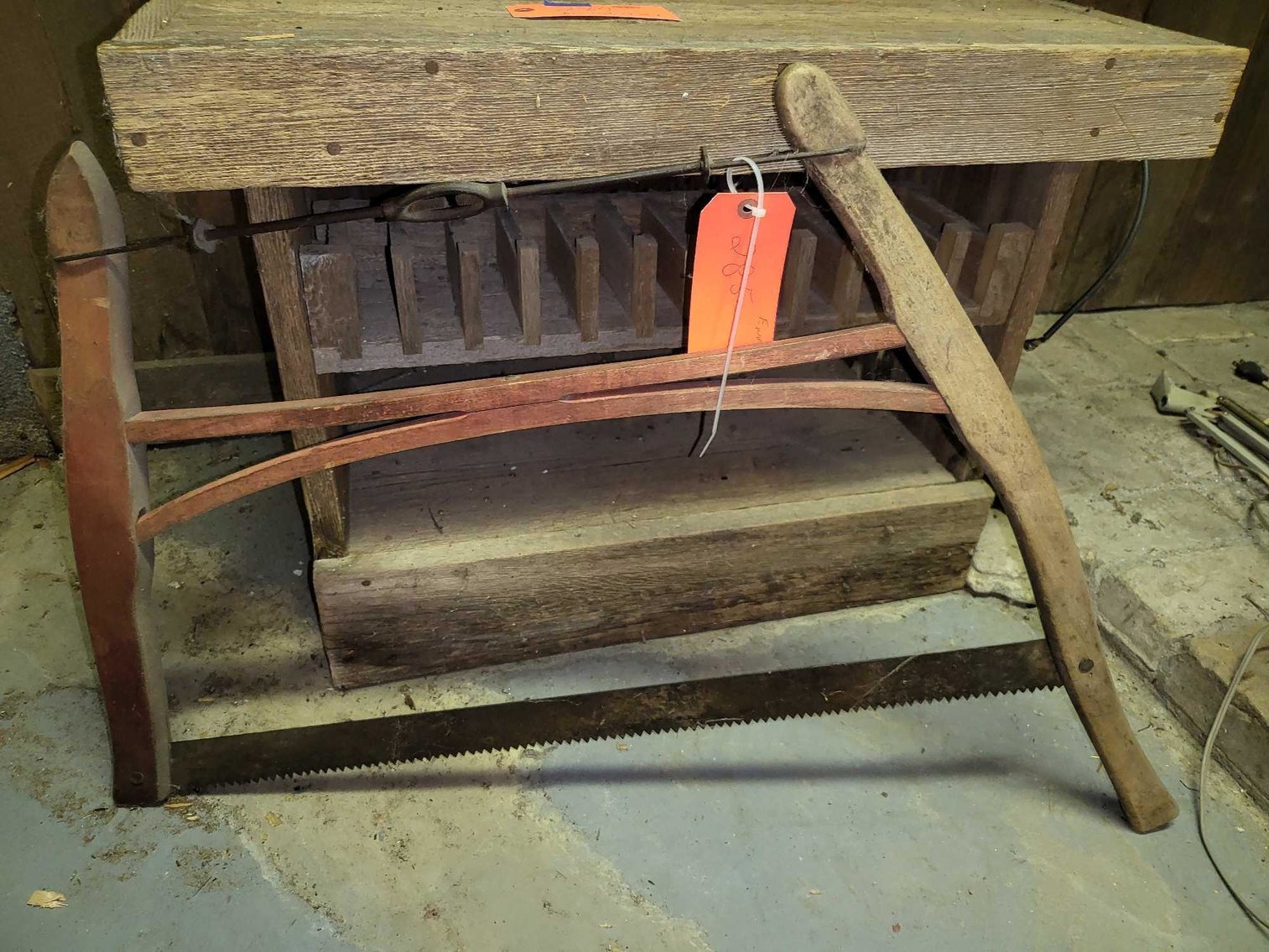 Image for Furniture, Collectibles, Household-Tisch Mills