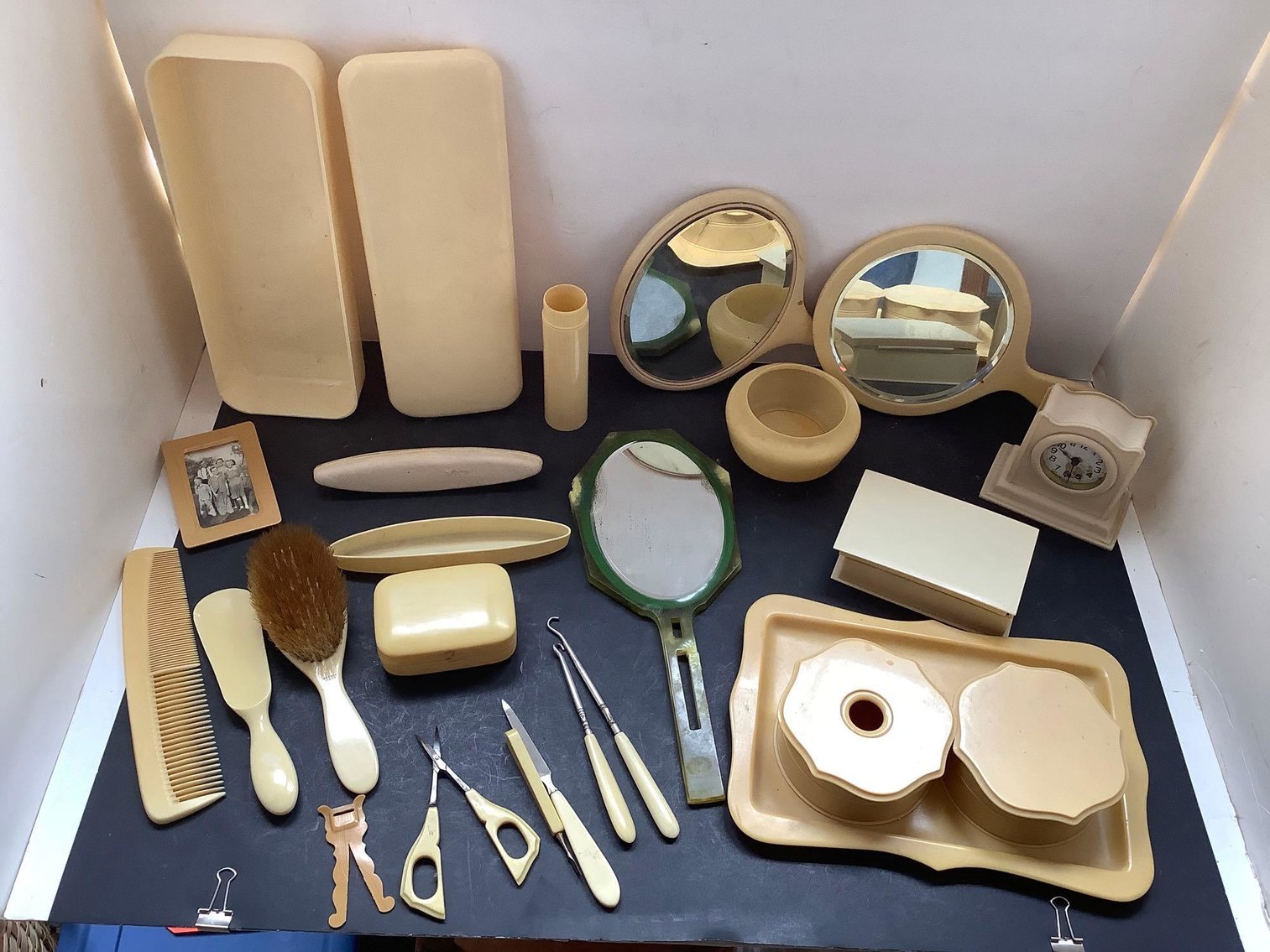 Image for Furniture, Collectibles, Household-Tisch Mills