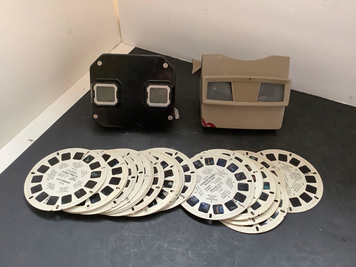 Image for Furniture, Collectibles, Household-Tisch Mills