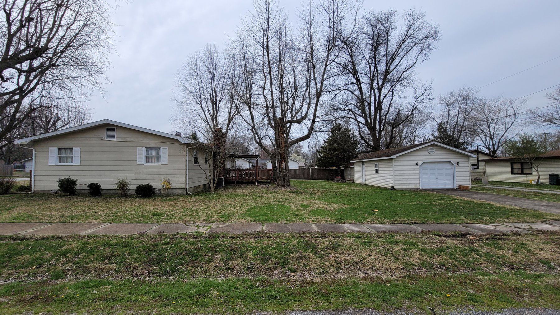 Image for 3 Bedroom 2 Bathroom Home Online Only Auction