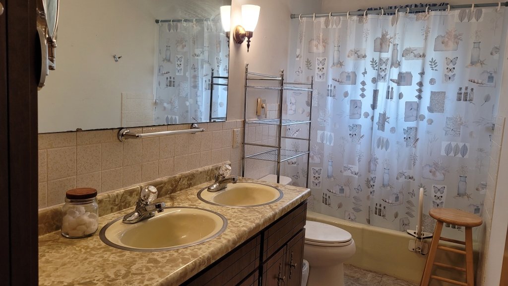 Image for 3 Bedroom 2 Bathroom Home Online Only Auction